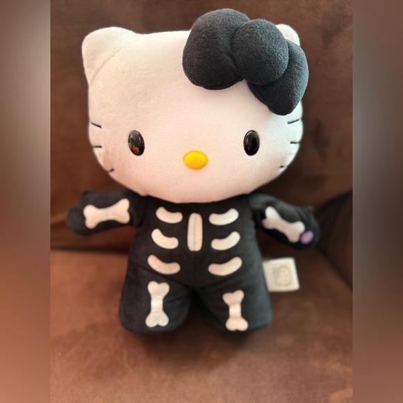 Hello Kitty Dancing Greeter Plush - Black and White - Picture 1 of 3